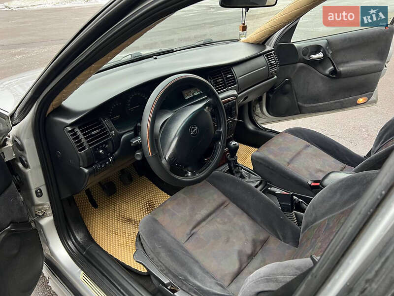 Седан Opel Vectra 1999 в Львове