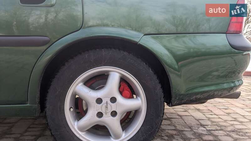 Седан Opel Vectra 1996 в Полтаві