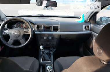 Седан Opel Vectra 2005 в Кривом Роге