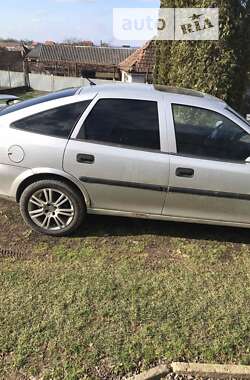 Ліфтбек Opel Vectra 1998 в 