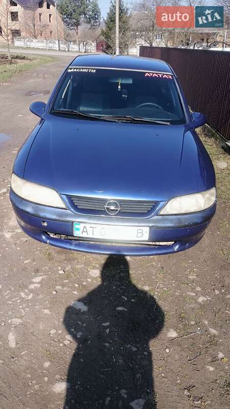 Седан Opel Vectra 1998 в Галичі