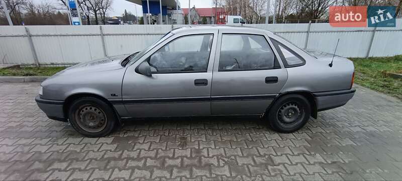 Седан Opel Vectra 1990 в Самборі