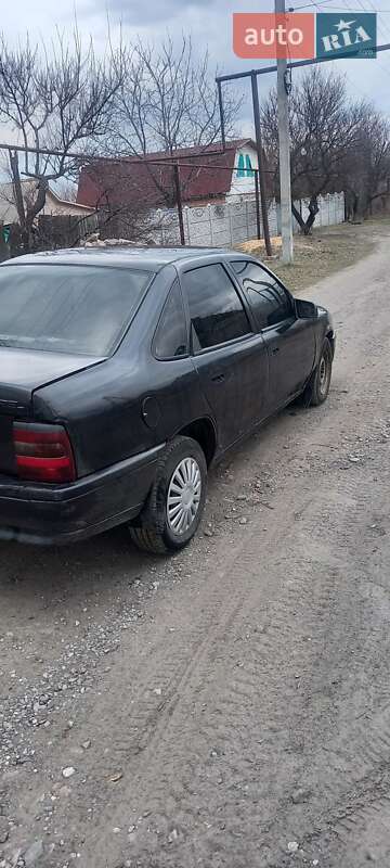Седан Opel Vectra 1991 в Ізюмі
