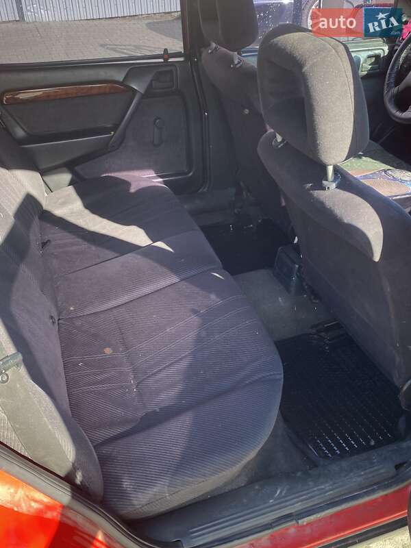 Седан Opel Vectra 1992 в Косові