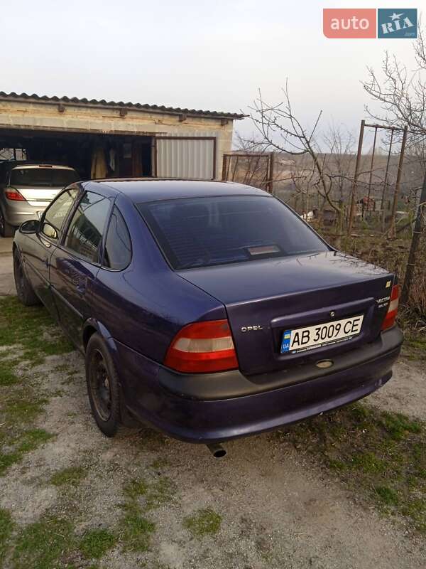 Седан Opel Vectra 1997 в Кропивницькому