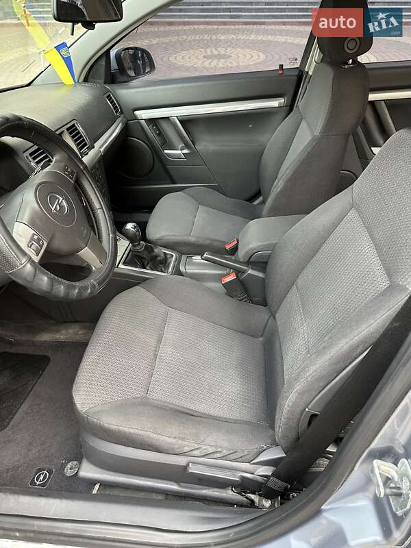Седан Opel Vectra 2006 в Виннице