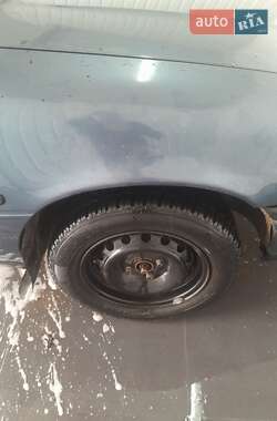 Седан Opel Vectra 1989 в 