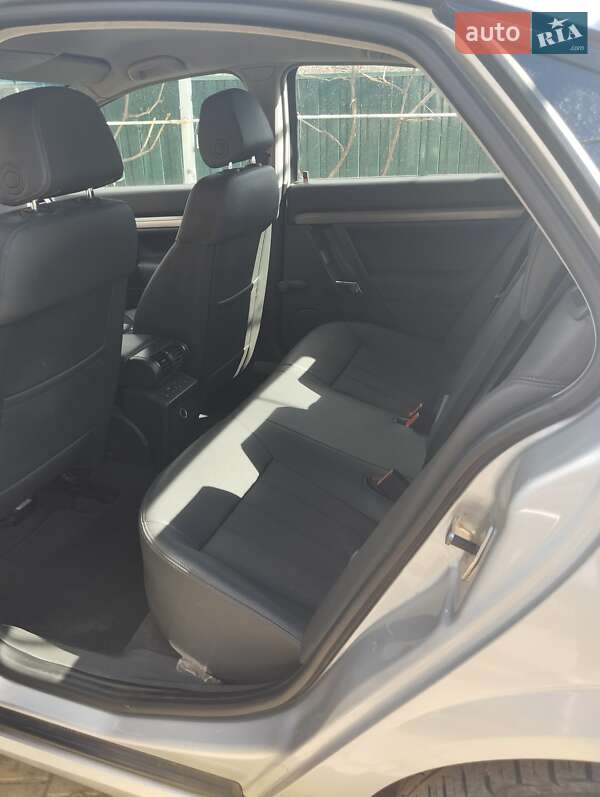 Седан Opel Vectra 2008 в Чечельнику
