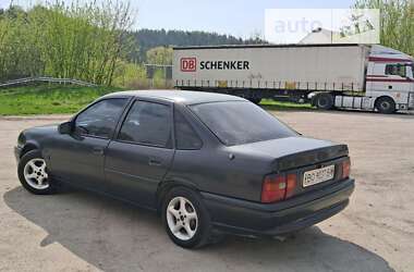 Седан Opel Vectra 1994 в Шумске