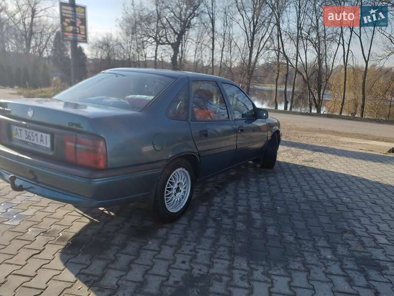 Седан Opel Vectra 1995 в Івано-Франківську
