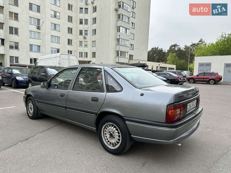 Седан Opel Vectra 1990 в Києві
