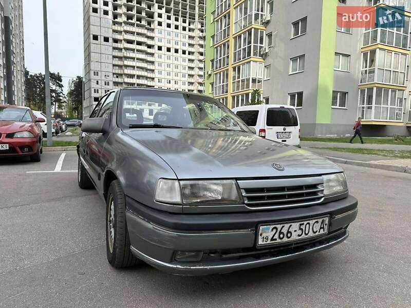 Седан Opel Vectra 1990 в Киеве