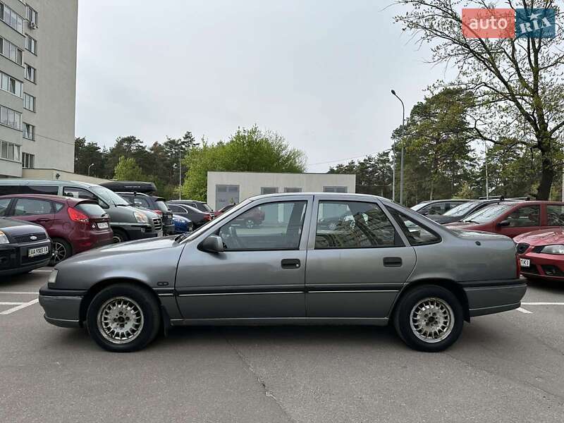 Седан Opel Vectra 1990 в Києві