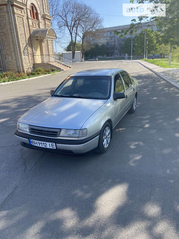 Седан Opel Vectra 1990 в Измаиле