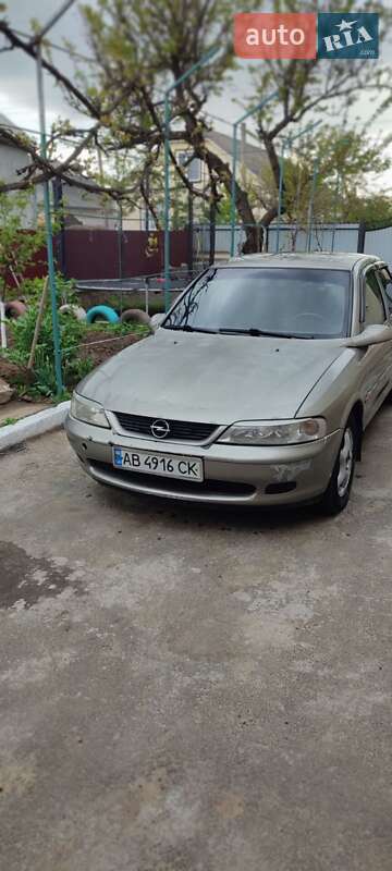 Седан Opel Vectra 1998 в Бершади