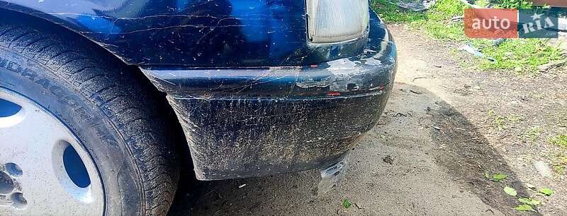 Седан Opel Vectra 1989 в Умані