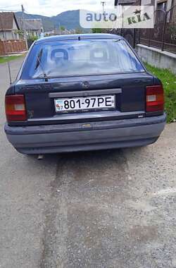 Лифтбек Opel Vectra 1991 в Сваляве
