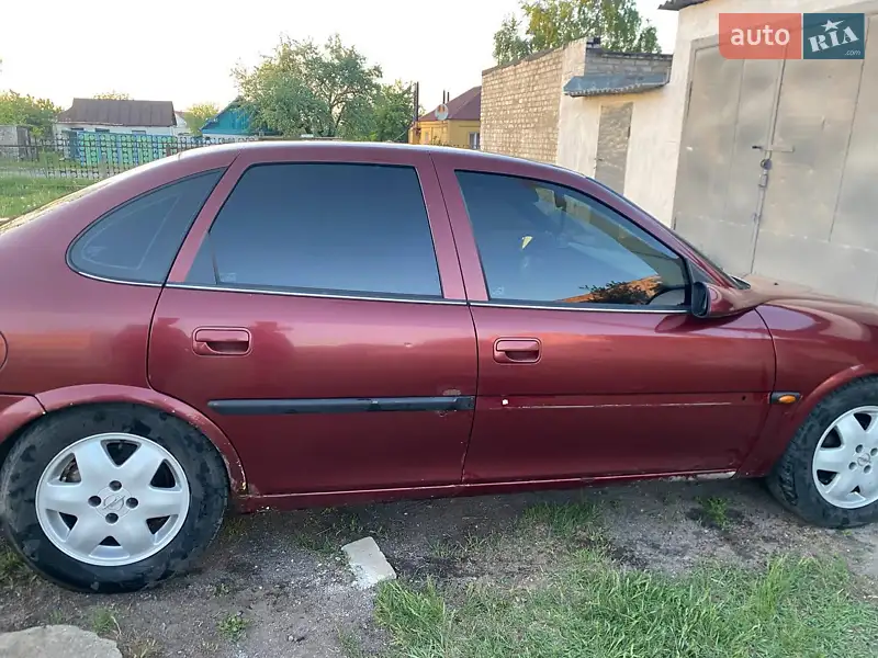 Opel Vectra 1996 VIN W0L000036T1116286 фото оголошення 7 з 44