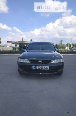 Седан Opel Vectra 1998 в Павлограде