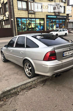 Лифтбек Opel Vectra 2000 в Кропивницком
