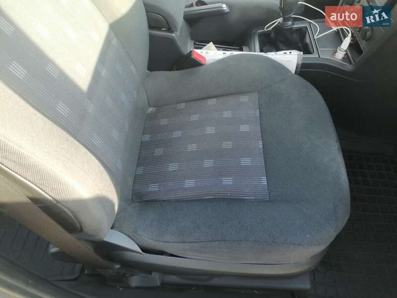 Седан Opel Vectra 2003 в Івано-Франківську