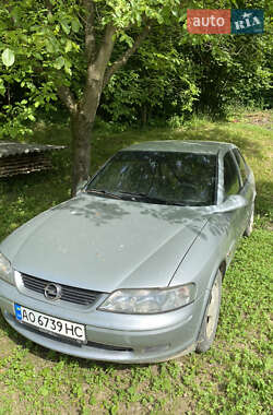 Седан Opel Vectra 1998 в Хусте