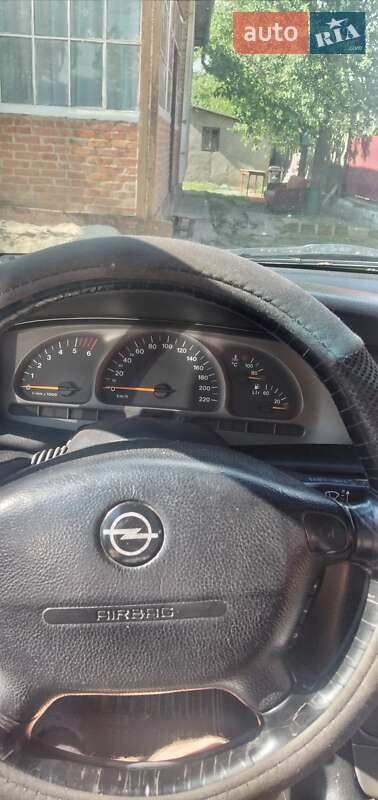 Універсал Opel Vectra 1998 в Львові