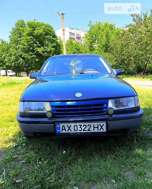 Ліфтбек Opel Vectra 1990 в Краснограді