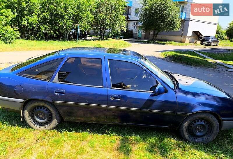 Лифтбек Opel Vectra 1990 в Краснограде