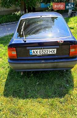 Лифтбек Opel Vectra 1990 в Краснограде