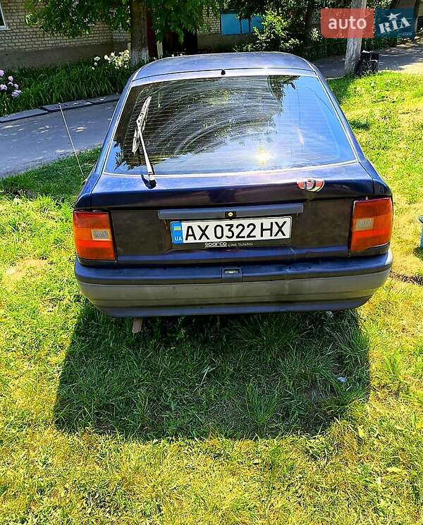 Лифтбек Opel Vectra 1990 в Краснограде