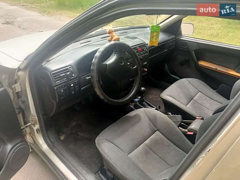 Седан Opel Vectra 1992 в Чернигове