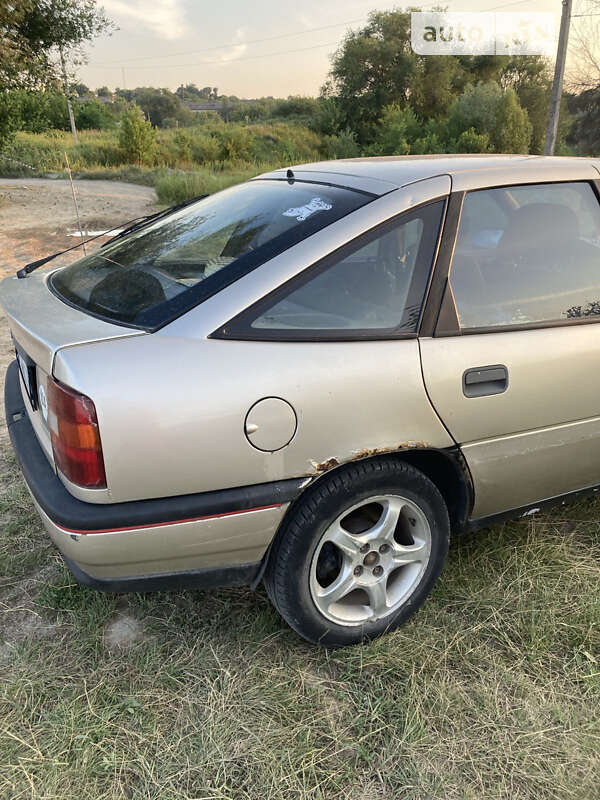 Лифтбек Opel Vectra 1990 в Днепре