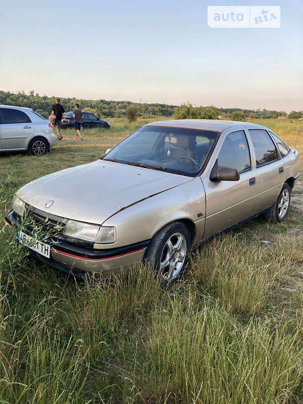 Лифтбек Opel Vectra 1990 в Днепре