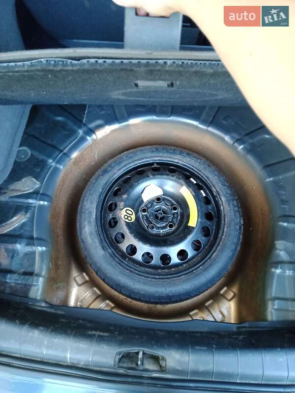 Седан Opel Vectra 2002 в Івано-Франківську