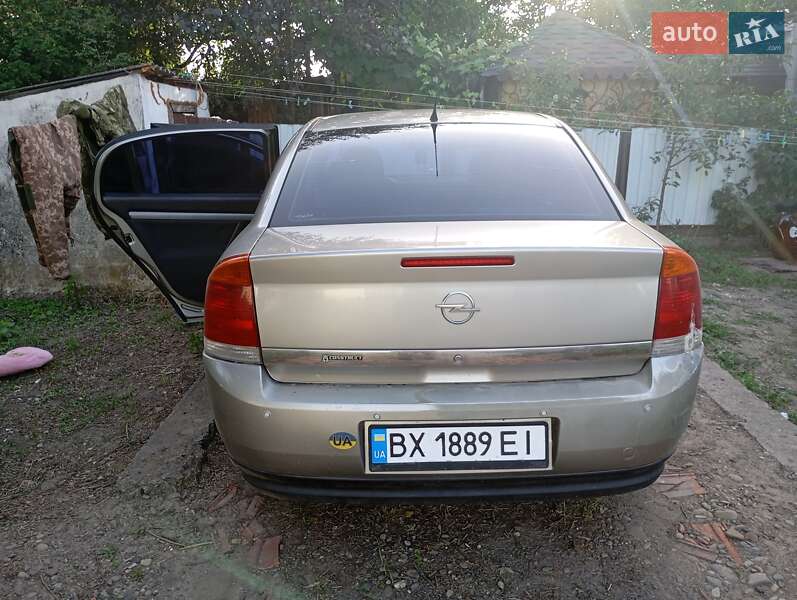 Седан Opel Vectra 2003 в Чернівцях