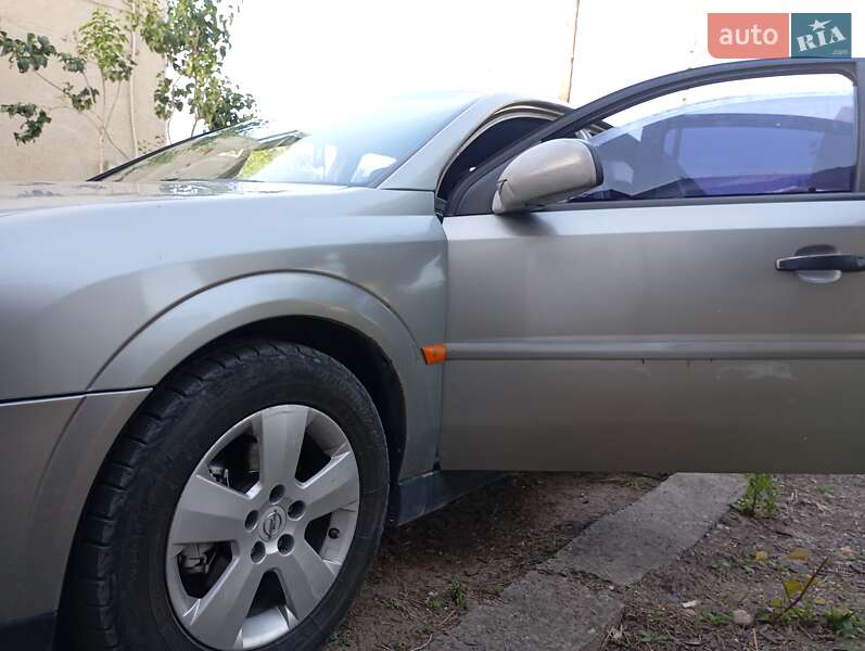 Седан Opel Vectra 2003 в Чернівцях