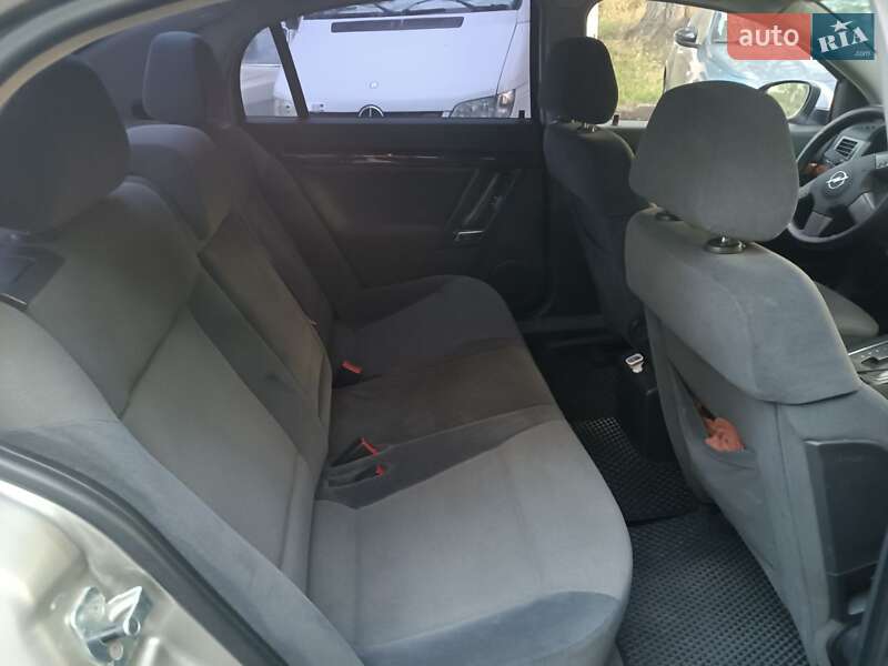 Седан Opel Vectra 2004 в Чорноморську