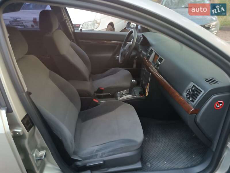 Седан Opel Vectra 2004 в Чорноморську