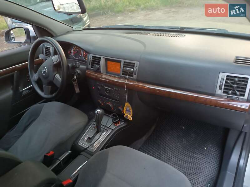 Седан Opel Vectra 2004 в Чорноморську