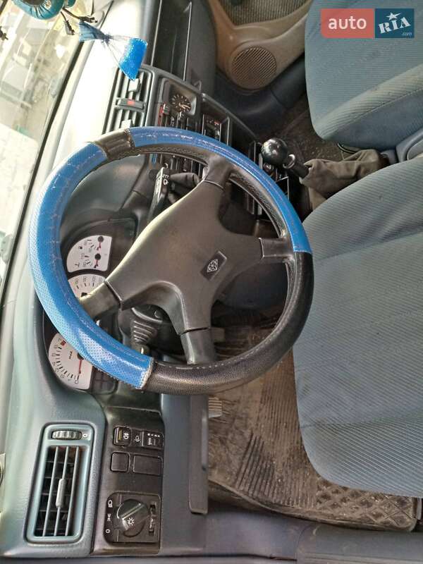 Лифтбек Opel Vectra 1989 в Грушовке