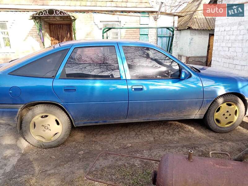 Лифтбек Opel Vectra 1989 в Грушовке
