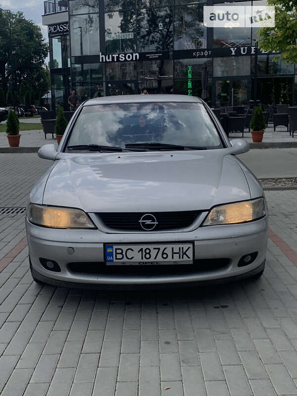 Седан Opel Vectra 2000 в Ужгороде