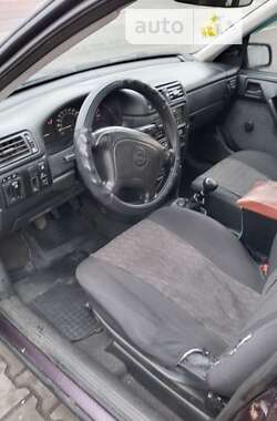 Седан Opel Vectra 1995 в Києві