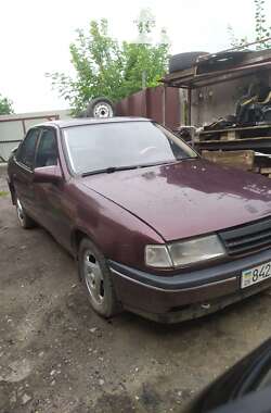 Седан Opel Vectra 1991 в Дубні