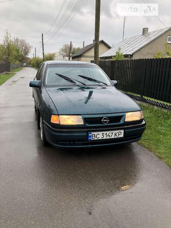 Лифтбек Opel Vectra 1995 в Буске