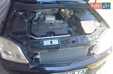Седан Opel Vectra 2002 в П’ядики