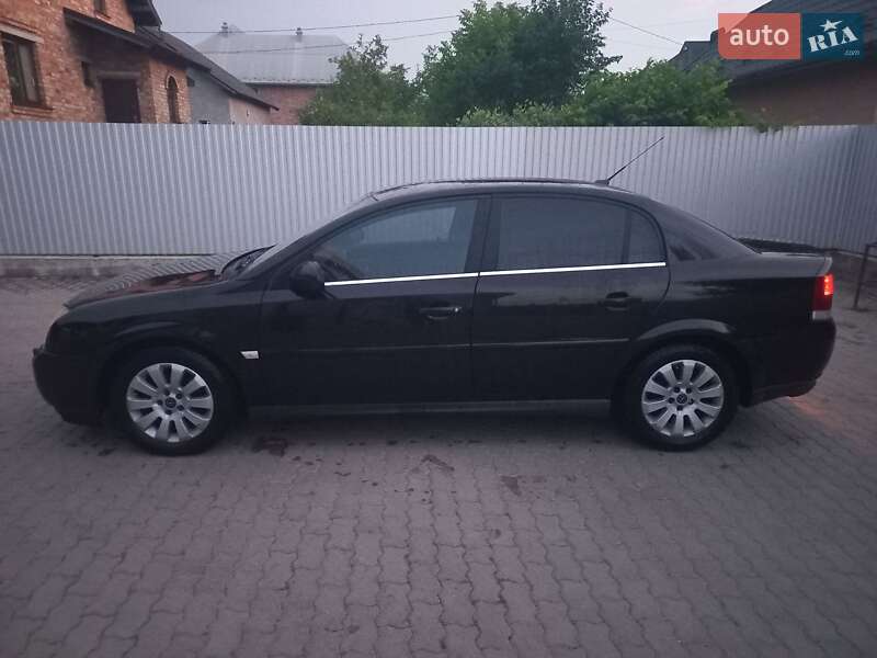 Седан Opel Vectra 2002 в П’ядики
