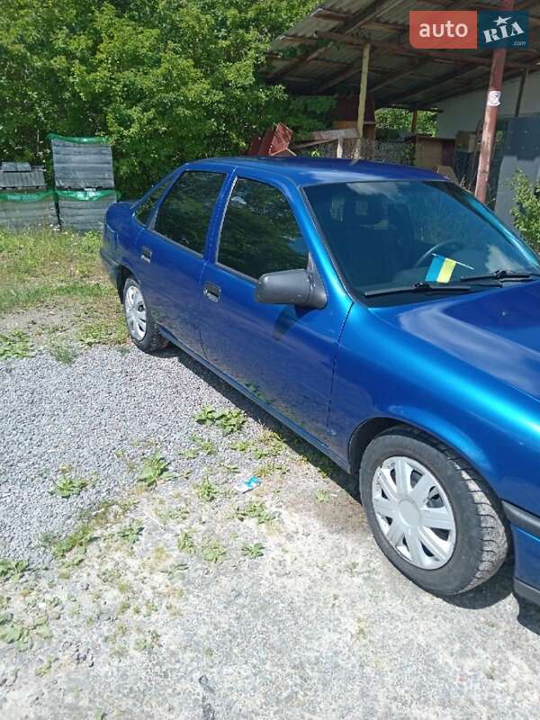 Седан Opel Vectra 1989 в Львові