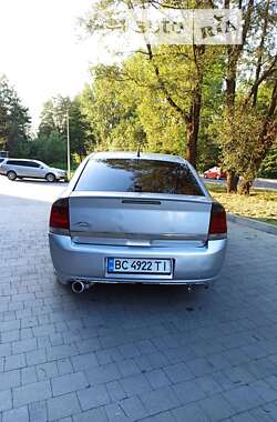 Седан Opel Vectra 2003 в Новояворівську